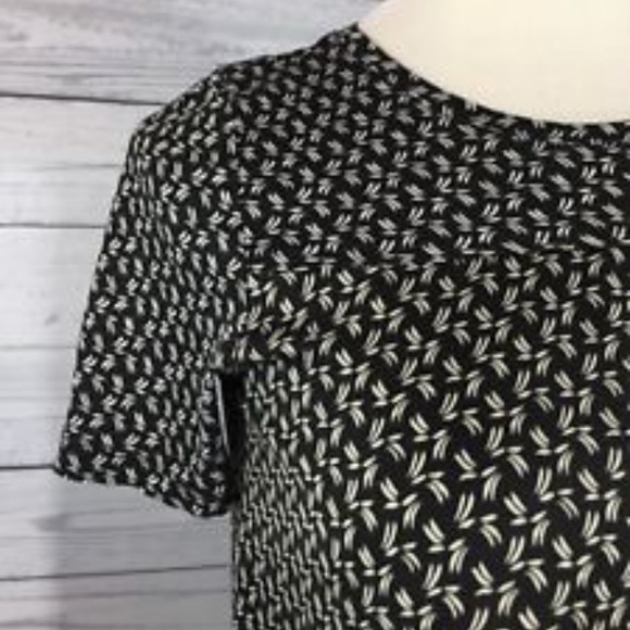 LOFT Tops - Ann Taylor LOFT geometric high low t shirt